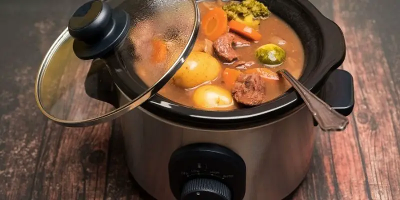 Choosing the Best Small Slow Cooker: Cheap, Lightweight, etc