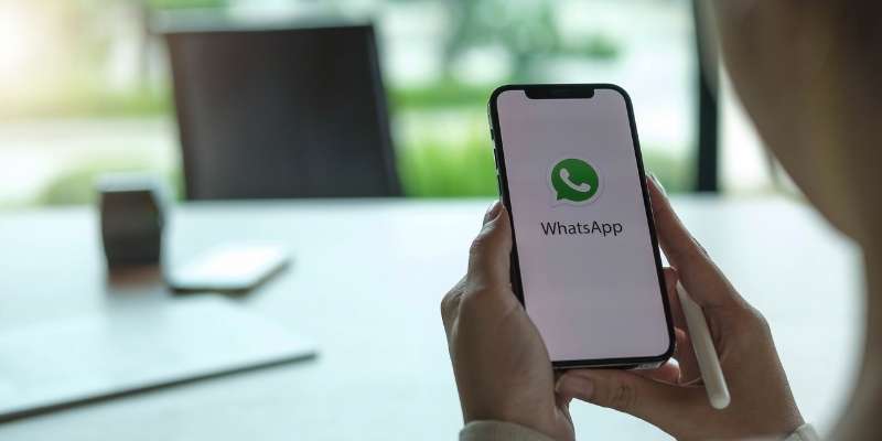 Pot folosi WhatsApp cu Alexa?